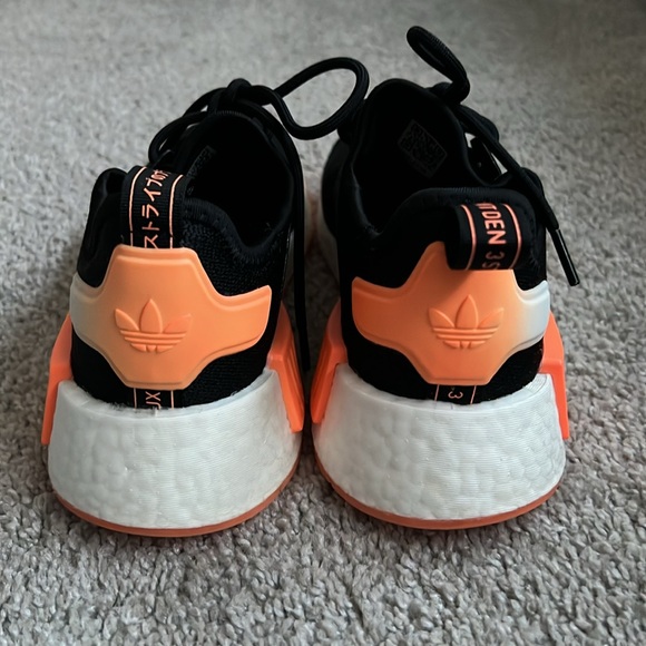 Women’s NMD R1 Shoes - Picture 3 of 7